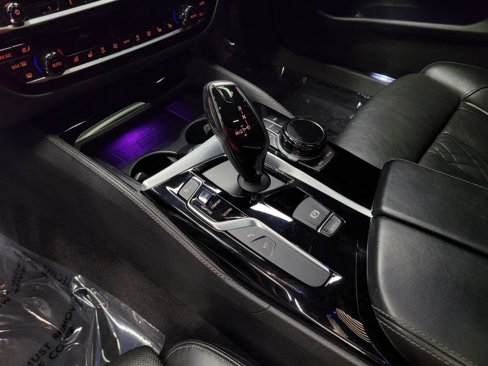 Used 2018 BMW M550i xDrive image 22