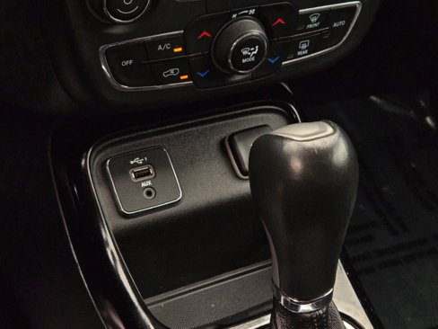 Used 2019 Jeep Compass Altitude image 27