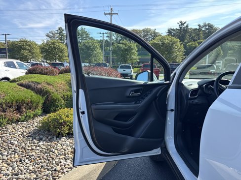 Used 2021 Chevrolet Trax LS image 10