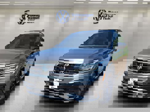 Certified 2022 Volkswagen Tiguan SE R-Line image 1