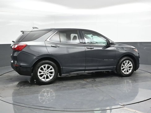Used 2018 Chevrolet Equinox LT image 2