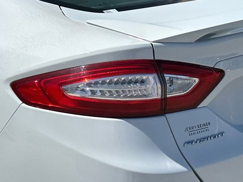 Used 2016 Ford Fusion Titanium image 11