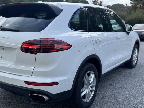 Used 2016 Porsche Cayenne image 21