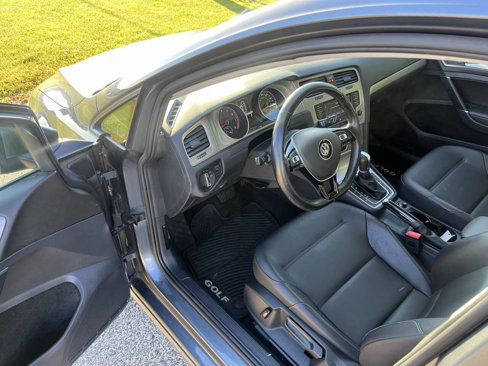 Used 2016 Volkswagen Golf Limited Edition image 21