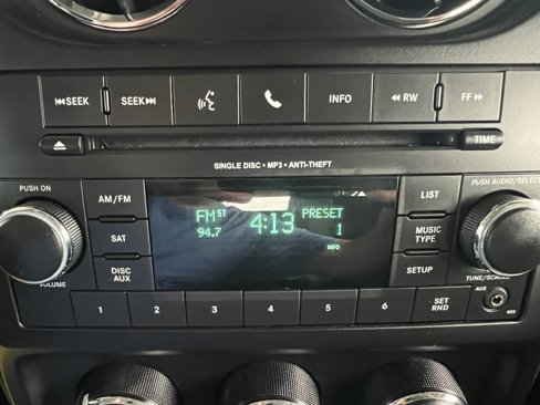 Used 2016 Jeep Patriot High Altitude image 19