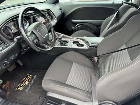 Used 2022 Dodge Challenger GT image 11