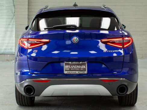 Used 2022 Alfa Romeo Stelvio Ti image 34