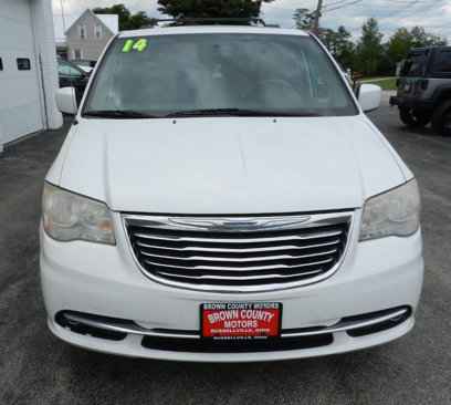 Used 2014 Chrysler Town & Country Touring image 4