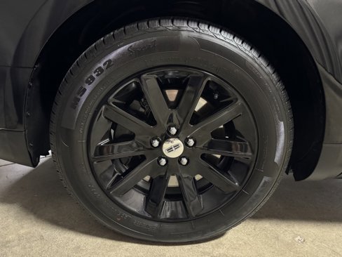 Used 2015 Lincoln MKT AWD image 40