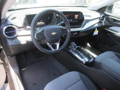 New 2025 Chevrolet Trax LT w/ Driver Confidence Package image 15