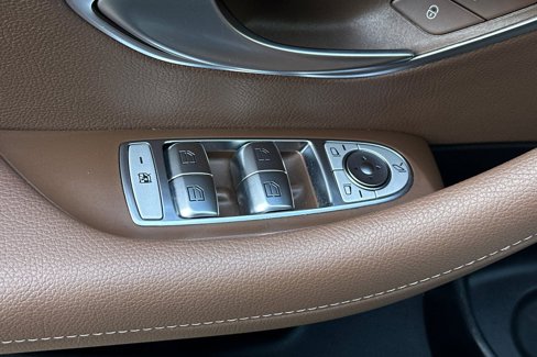 Certified 2020 Mercedes-Benz E 350 Sedan image 23
