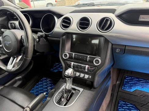 Used 2018 Ford Mustang Premium image 12