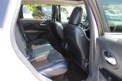 Used 2016 Jeep Cherokee Limited image 27