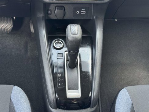 Used 2023 Nissan Versa SV image 6