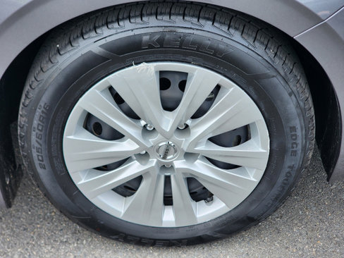 Used 2022 Nissan Sentra S image 4