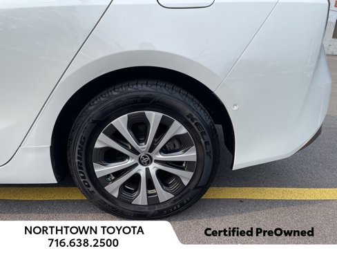 Used 2022 Toyota Prius XLE image 28