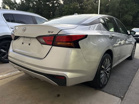 Used 2024 Nissan Altima 2.5 SV image 12