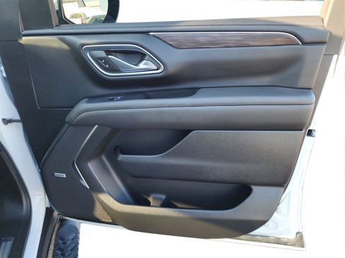 Used 2024 Chevrolet Suburban Z71 image 46