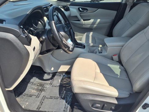 Used 2020 Nissan Rogue Sport SL w/ Premium Package image 18