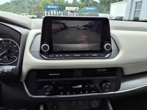 Used 2024 Nissan Rogue SV image 24