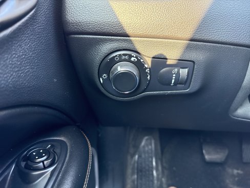Used 2021 Jeep Compass Sport w/ Cold Weather Group image 12