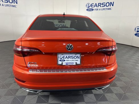 Used 2019 Volkswagen Jetta R-Line image 9
