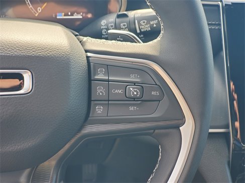 New 2025 Jeep Grand Cherokee L Altitude image 23