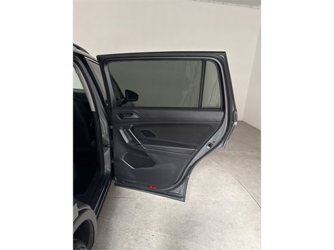 Used 2019 Volkswagen Tiguan SE w/ Panoramic Sunroof Package image 22