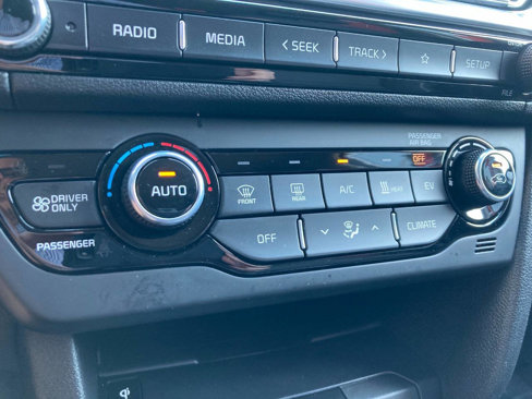Used 2022 Kia Niro EX w/ Cold Weather Package image 16