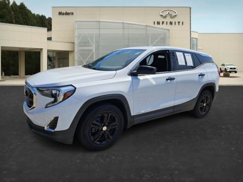 Used 2020 GMC Terrain SLE image 1