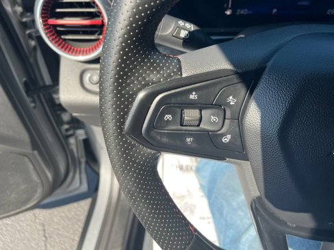 Used 2024 Chevrolet Trax RS w/ Sunroof Package image 11