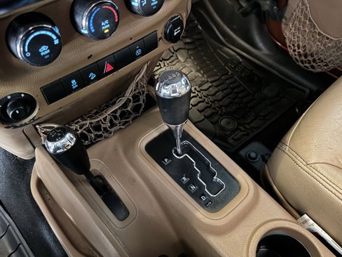 Used 2014 Jeep Wrangler Unlimited Rubicon w/ Max Tow Package image 12