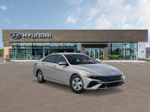 New 2025 Hyundai Elantra SE image 2