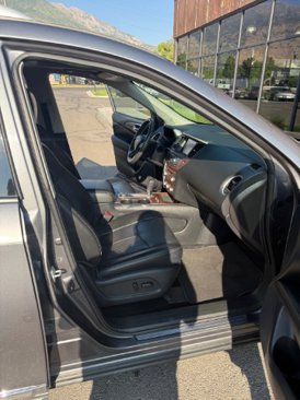Used 2017 Nissan Pathfinder Platinum image 15