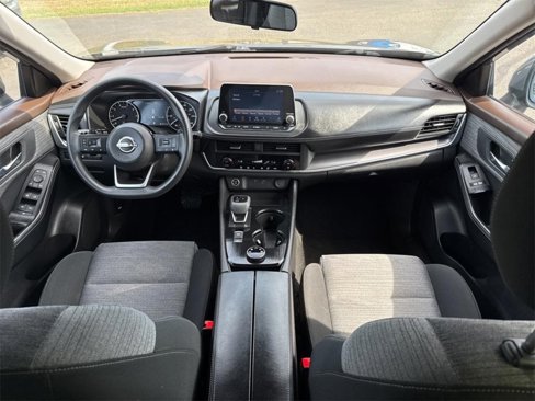 Used 2023 Nissan Rogue SV image 17