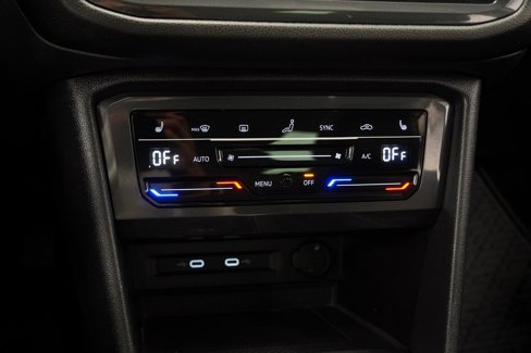 Used 2022 Volkswagen Tiguan SE image 26