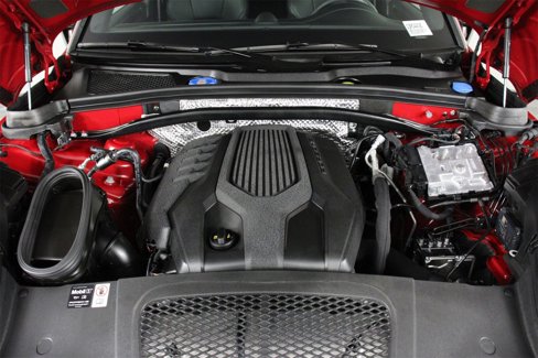 Certified 2025 Porsche Macan Turbo image 26