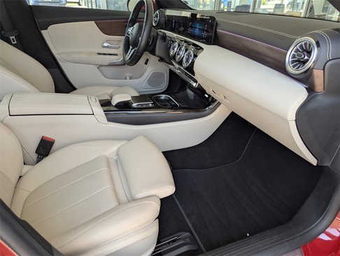Used 2023 Mercedes-Benz CLA 250 image 38