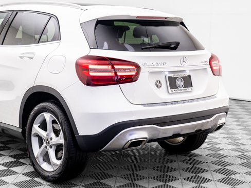 Used 2019 Mercedes-Benz GLA 250 4MATIC image 30