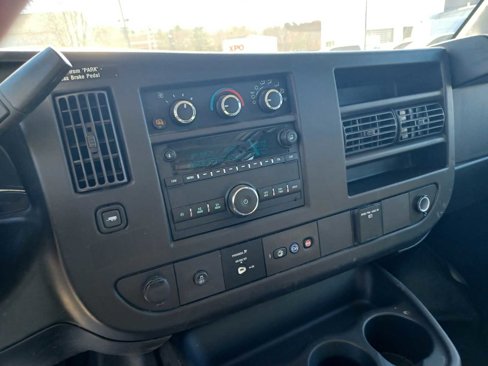 Used 2022 GMC Savana 2500 w/ Driver Convenience Package image 7