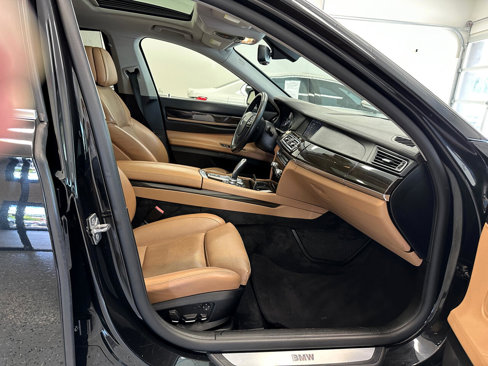 Used 2011 BMW 740Li image 20