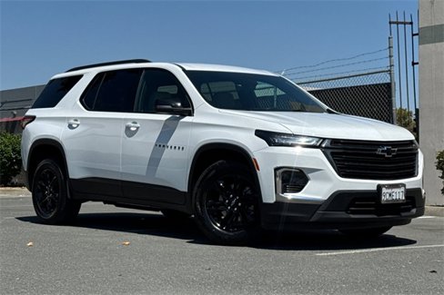 Used 2022 Chevrolet Traverse LS w/ Midnight/Sport Edition image 2