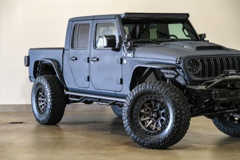 Used 2025 Jeep Gladiator Sport image 30