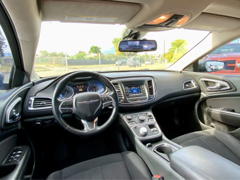 Used 2015 Chrysler 200 Limited w/ Convenience Group image 32