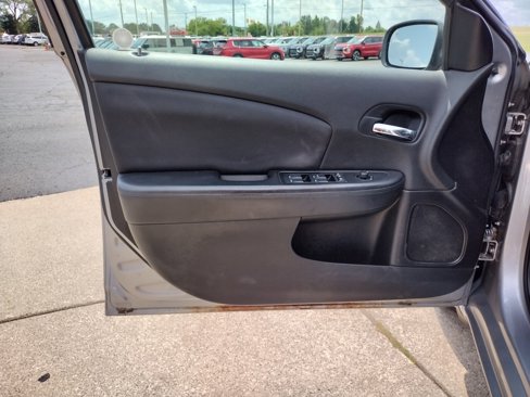 Used 2013 Chrysler 200 Touring image 16