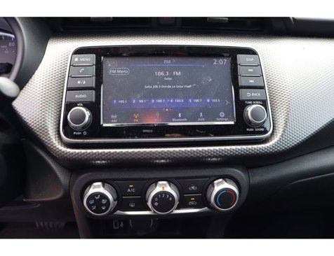Used 2020 Nissan Kicks S image 27