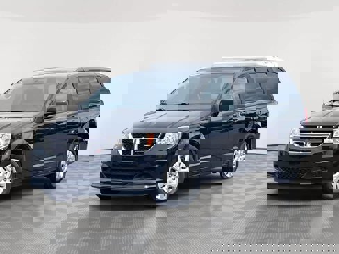 Used 2018 Dodge Grand Caravan SE image 1