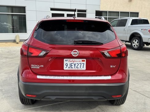 Used 2018 Nissan Rogue Sport SV image 8