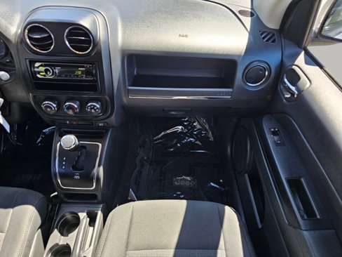 Used 2012 Jeep Compass Sport image 4