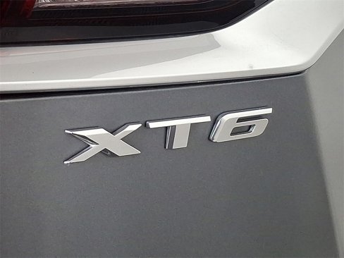 Used 2021 Cadillac XT6 Premium Luxury image 30